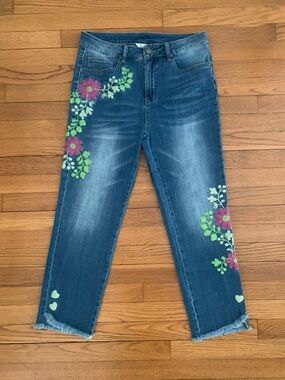 TRU LUXE  EMBROIDERED DENIM JEANS SIZE 8  NEW W TAGS